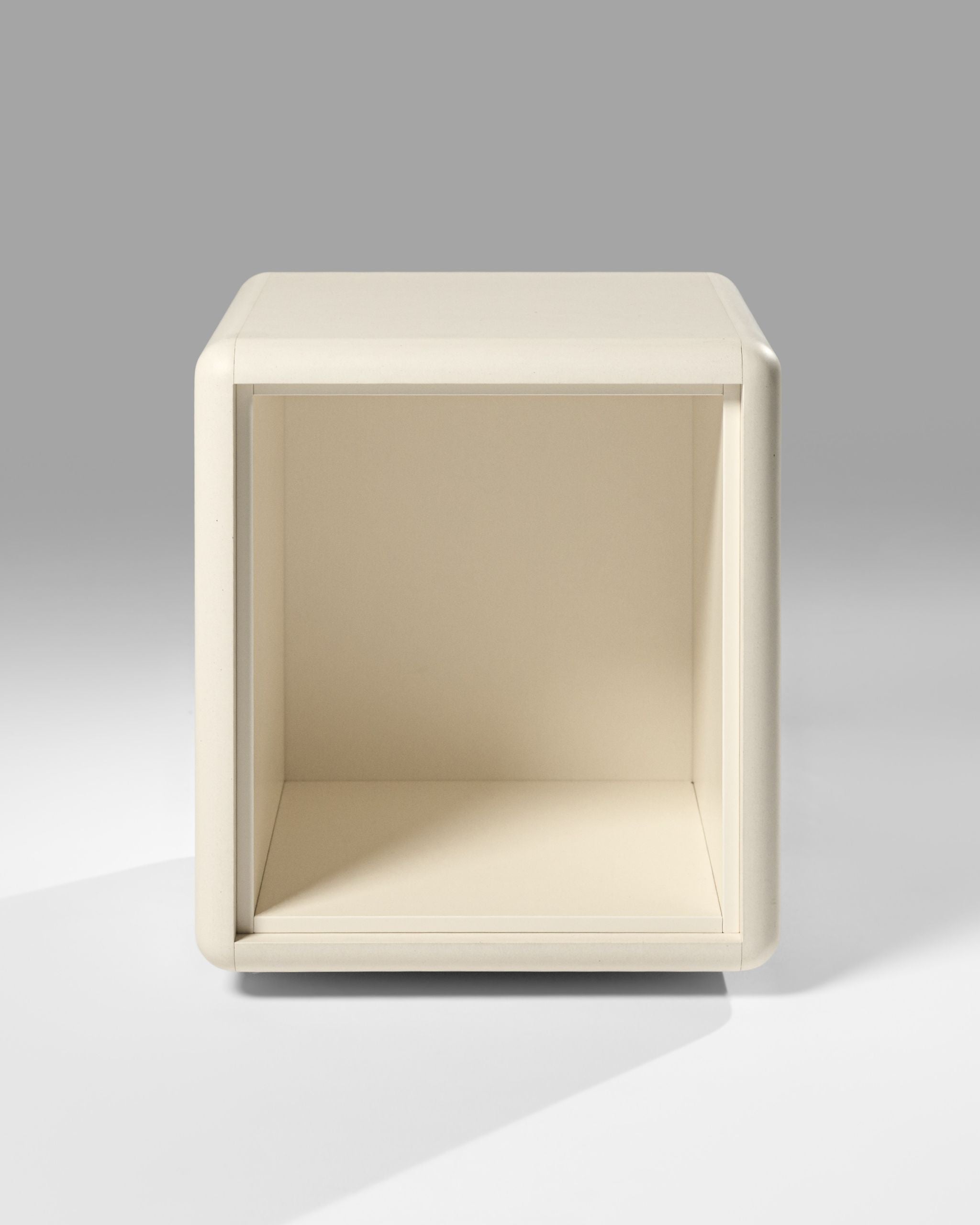 Cub open storage module in White Pearl, front view, empty — Groovaly