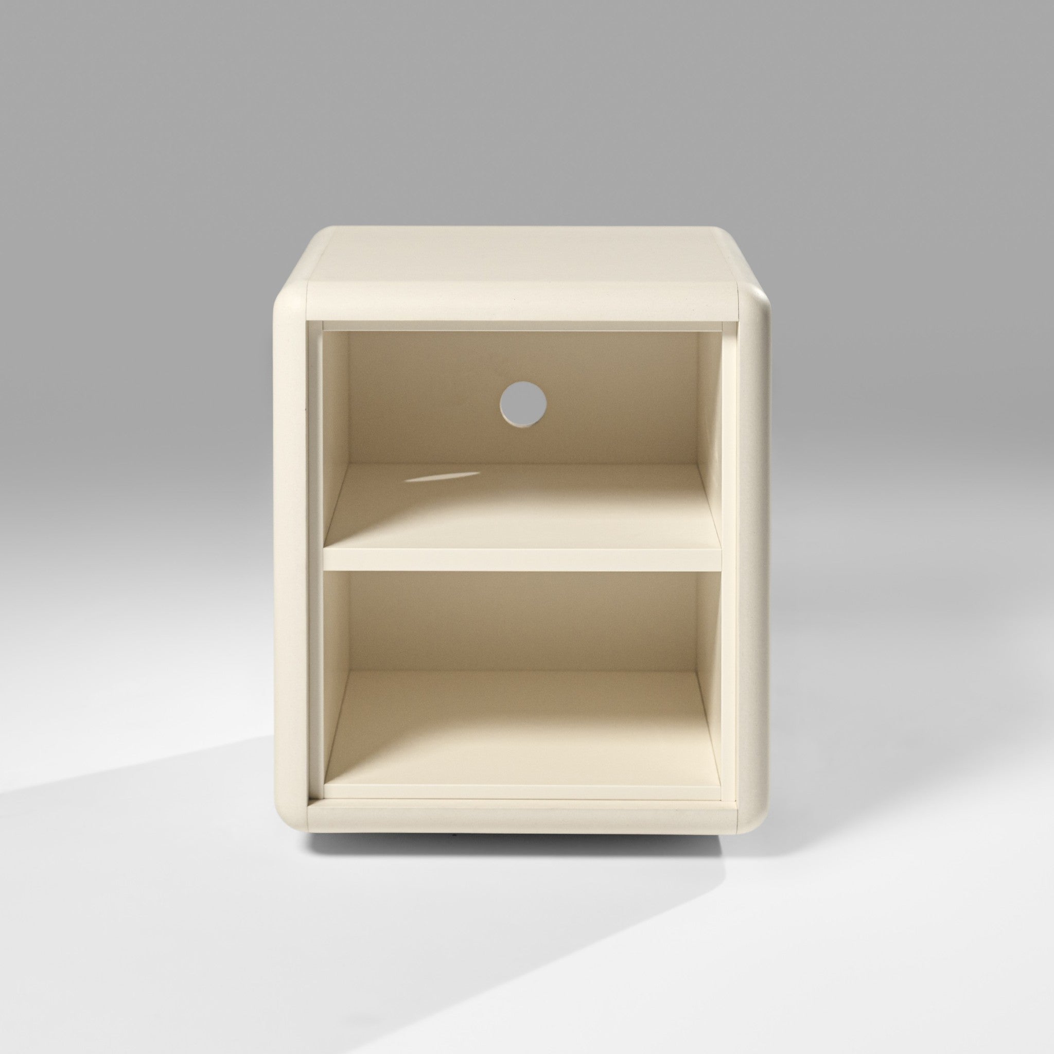 The Split module in White Pearl, two open levels with its central shelf — Groovaly